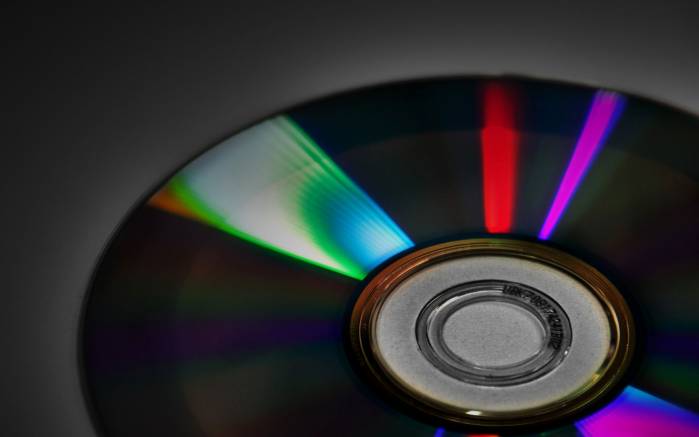 Широкоформатные обои Компактный диск, Блики на поверхности компактного диска