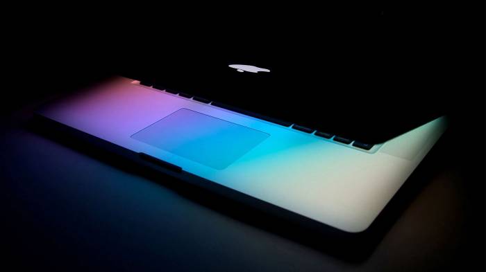 Широкоформатные обои Профессиональный macbook, Приоткрытый macbook