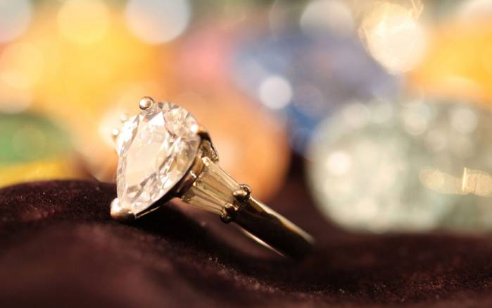 Широкоформатные обои Алмазное кольцо, Прекрасное алмазное обручальное кольцо