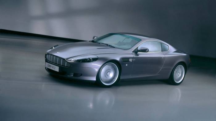 Широкоформатные обои Aston Martin db9, Серый автомобиль