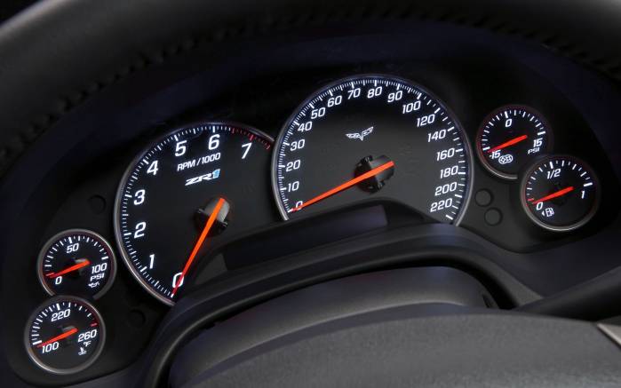 Широкоформатные обои Приборы Chevrolet Corvette ZR1, Приборная панель Шевроле Корвет (Chevrolet Corvette ZR1 2009)