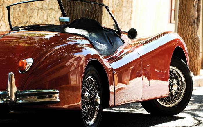 Широкоформатные обои Красный ягуар, Изящные формы красного ягуара xk140