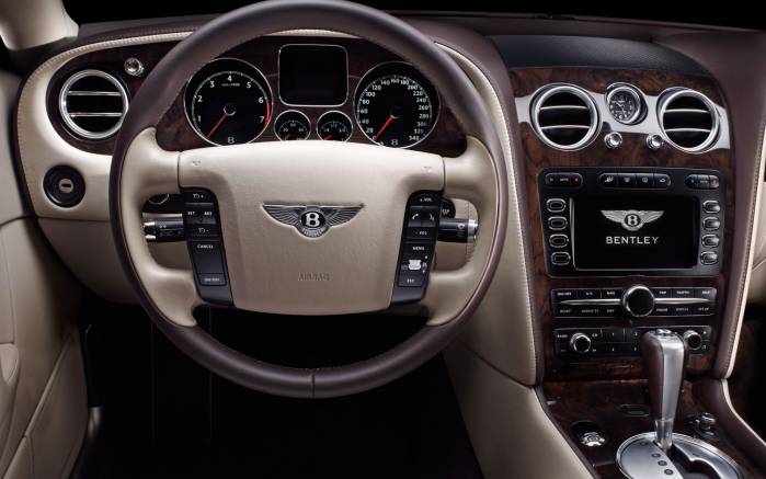 Широкоформатные обои Руль Bentley Continental Spur, Руль Бентли Континенталь (Bentley Continental Spur)