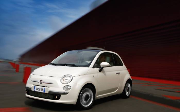 Широкоформатные обои Под углом Fiat 500, Под углом белый Фиат (Fiat 500)