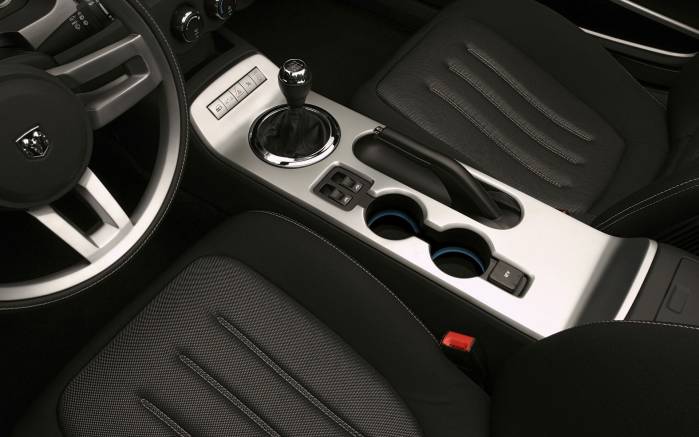 Широкоформатные обои Салон Dodge Challenger SRT8 2008, Салон Додж Челленджер (Dodge Challenger SRT8 2008)