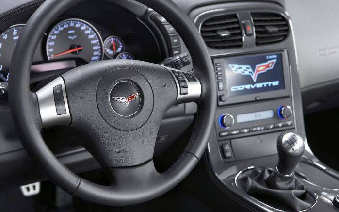 Широкоформатные обои Руль Chevrolet Corvette ZR1 2009, Руль Шевроле Корвет (Chevrolet Corvette ZR1 2009)