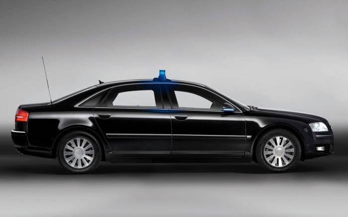 Широкоформатные обои Audi A8 W12 охрана, Охранная машина Ауди А8 (Audi A8 W12)