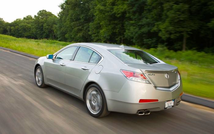Широкоформатные обои Acura TL 2009 на дороге вид сзади, Акура (Acura TL 2009)