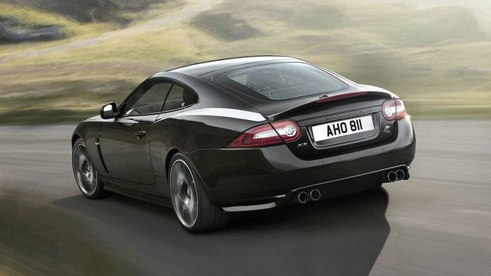 Широкоформатные обои Jaguar 2010 купе, Достойный претендент