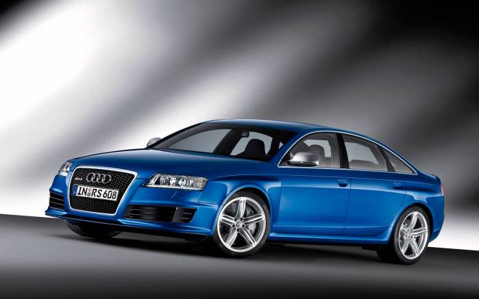 Широкоформатные обои Синий седан Audi RS6, Вид спереди седан Ауди (Audi RS6)
