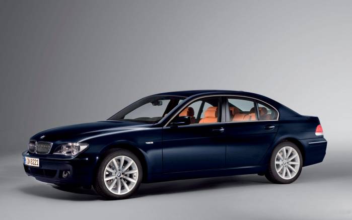 Широкоформатные обои Вид сбоку BMW 730d, Вид сбоку БМВ (BMW 730d)