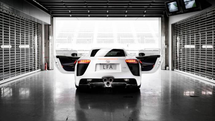 Широкоформатные обои Lexus в гараже, Белый Lexus LFA