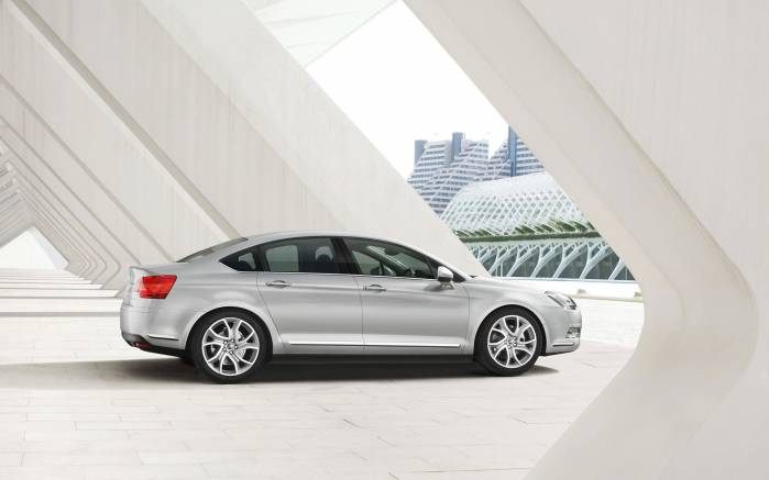 Широкоформатные обои Белый Citroen C5 2008, Белый Ситроен (Citroen C5 2008)