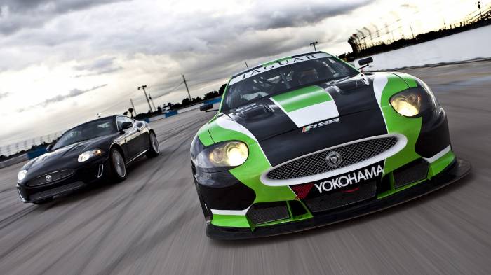 Широкоформатные обои Jaguar XKR GT2 RSR, Гоночный Jaguar XKR