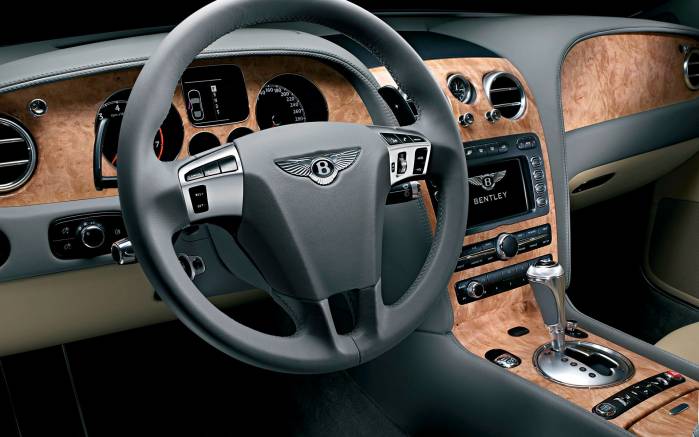 Широкоформатные обои Руль Bentley Continental Flying Spur, Руль Континенталь Флаин Спар (Bentley Continental Flying Spur)