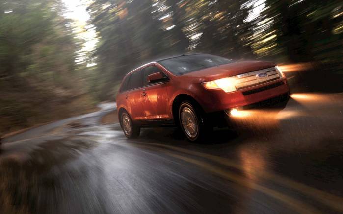 Широкоформатные обои В дождь Ford Edge, В дождь Форд Эдж (Ford Edge)