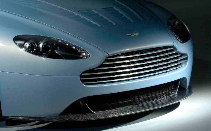Широкоформатные обои Aston Martin Vantage V12 решетка, Решетка Астон Мартин Вантаж (Aston Martin Vantage V12)