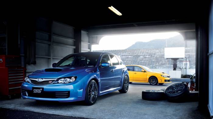 Широкоформатные обои Синий Subaru Impreza wrx sti, Subaru Impreza wrx sti на улице