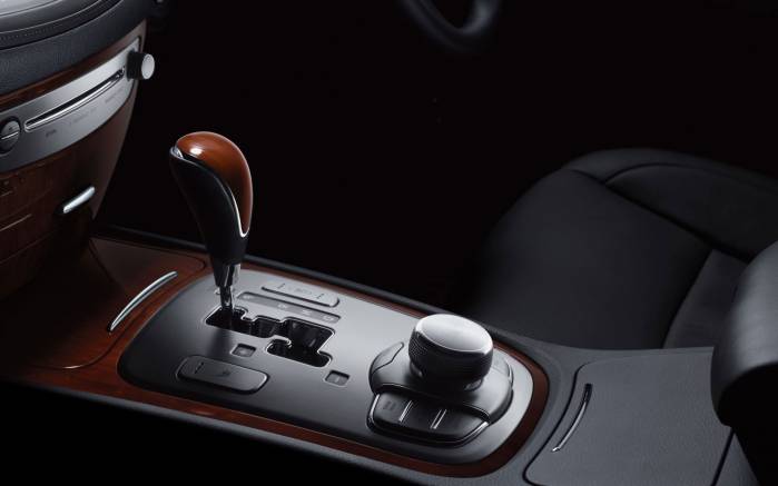 Широкоформатные обои Коробка передач Hyundai Genesis Sedan, Коробка передач Хундай Дженезис Седан (Hyundai Genesis Sedan)