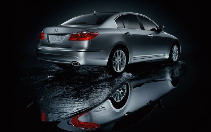 Широкоформатные обои Отражение Hyundai Genesis Sedan, Отражение Хундай Дженезис Седан (Hyundai Genesis Sedan)