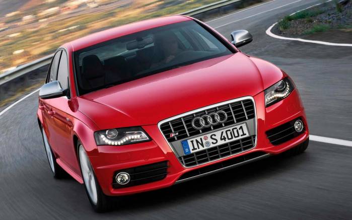 Широкоформатные обои Audi S5 под углом, Седан под наклоном Ауди (Audi S5)
