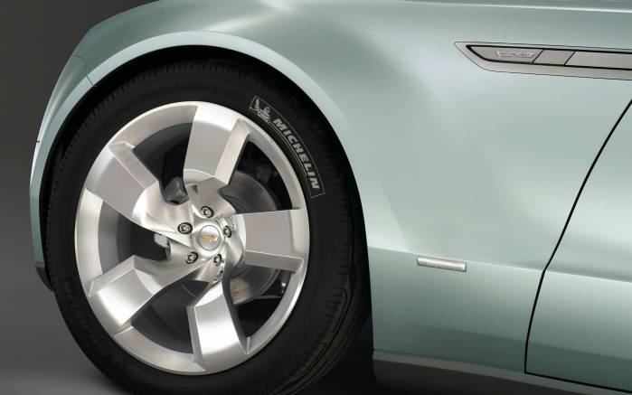 Широкоформатные обои Колесо Chevrolet Volt Concept, Колесо Шевроле Вольт (Chevrolet Volt Concept)