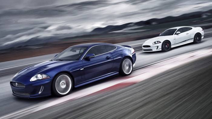 Широкоформатные обои Jaguar XKR, Скоростная гонка