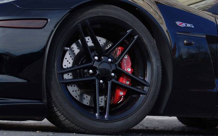 Широкоформатные обои Колесо Chevrolet BlackEdition Corvette, Колесо Шевроле Корвет (Chevrolet BlackEdition Corvette)