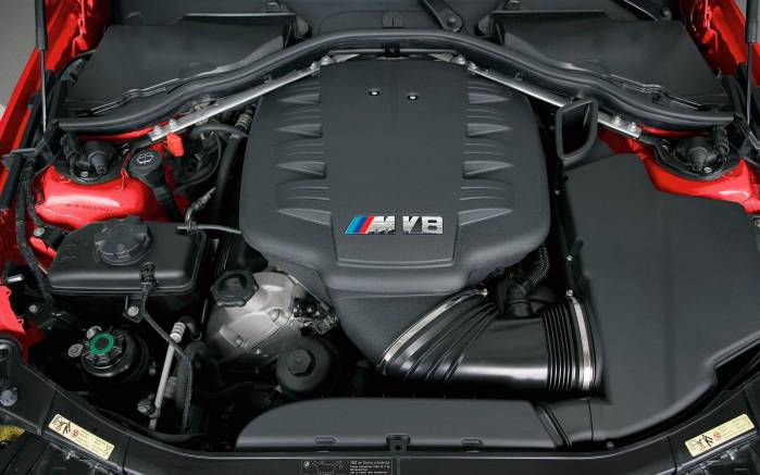 Широкоформатные обои Двигатель BMW M3, Двигатель БМВ М3 (BMW M3 Coupe 2008)
