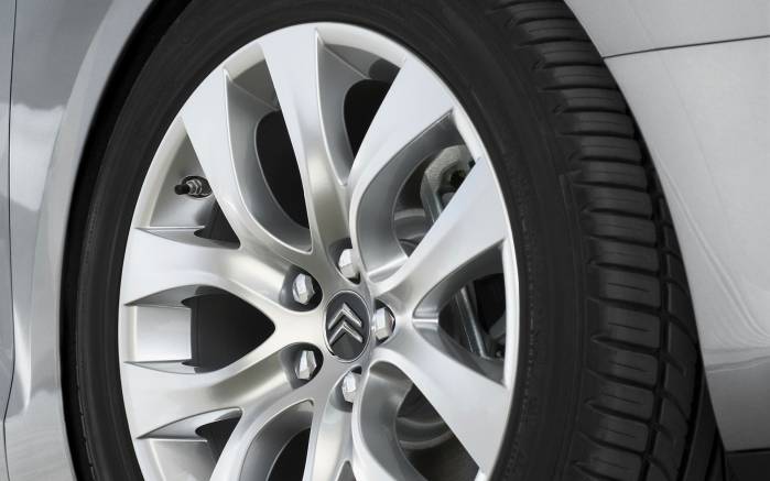 Широкоформатные обои Диск Citroen C5 2008, Колесо Ситроен (Citroen C5 2008)
