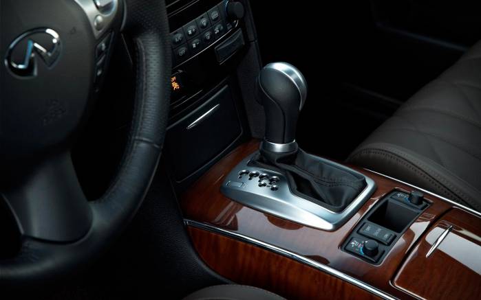Широкоформатные обои Коробка передач Infiniti FX50, Коробка передач Инфинити (Infiniti FX50)