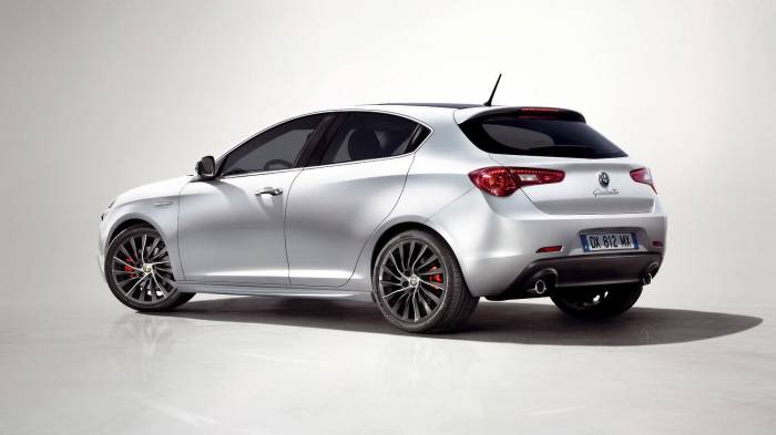 Широкоформатные обои Giulietta 2010, Задняя часть giulietta 2010