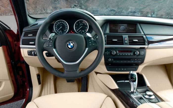 Широкоформатные обои Панель BMW X6 xdrive, Приборная панель БМВ (BMW X6 xdrive)