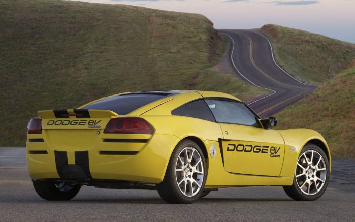 Широкоформатные обои На дороге Dodge EV, На дороге Додж (Dodge EV)