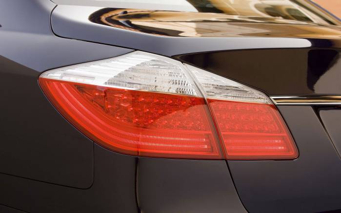 Широкоформатные обои Фара Hyundai Genesis Sedan, Задняя фара Хундай Дженезис Седан (Hyundai Genesis Sedan)