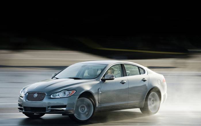 Широкоформатные обои Дрифт Jaguar XF 2009, Дрифт Ягуар (Jaguar XF 2009)