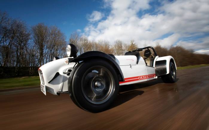 Широкоформатные обои На скорости Caterham R500, На скорости Катерхэм (Caterham R500)