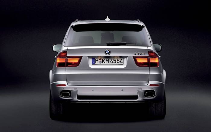 Широкоформатные обои Вид сзади BMW X5 M Sports Package, Вид сзади БМВ Спорт (BMW X5 M Sports Package)