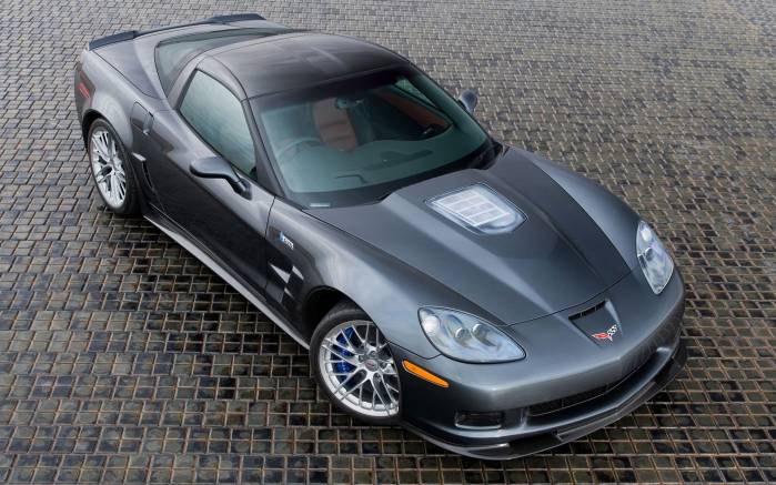 Широкоформатные обои Chevrolet Corvette ZR1, Вид спереди Шевроле Корвет (Chevrolet Corvette ZR1 2009)