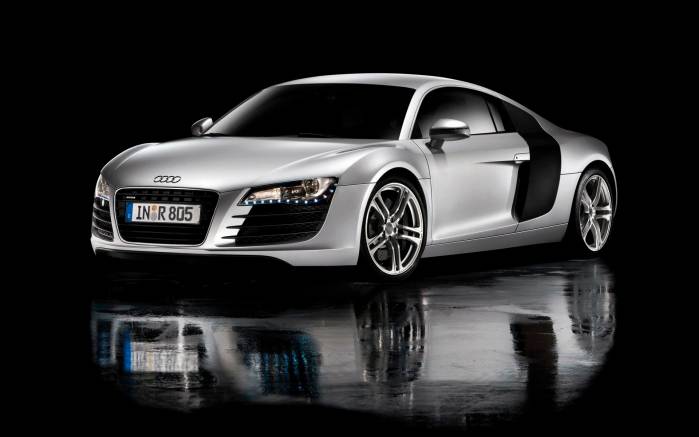 Широкоформатные обои Отражение R8, Ауди Р8 (Audi R8)