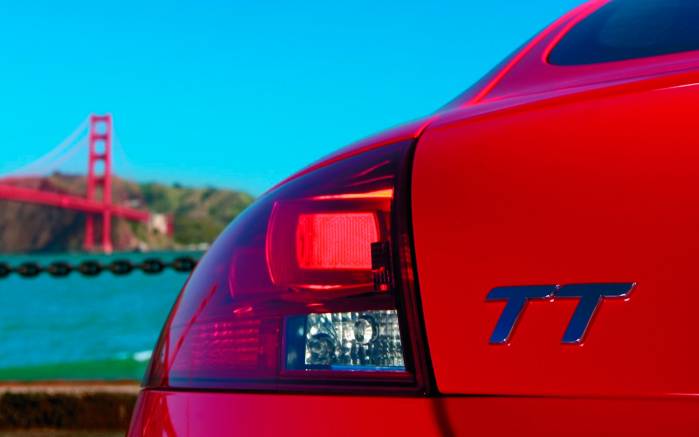 Широкоформатные обои Логотип Audi TT, Логотип Audi TT (Audi TT Coupe 2008)