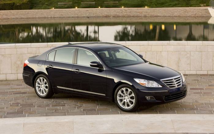 Широкоформатные обои Вид слева Hyundai Genesis Sedan, Вид слева Хундай Дженезис Седан (Hyundai Genesis Sedan)