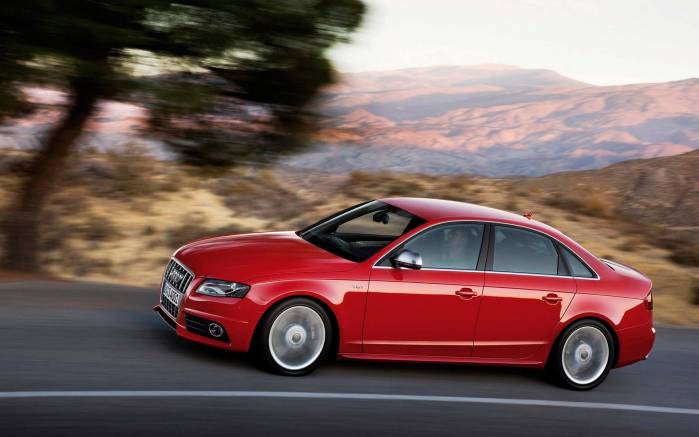 Широкоформатные обои На скорости Audi S5, На скорости Ауди (Audi S5)