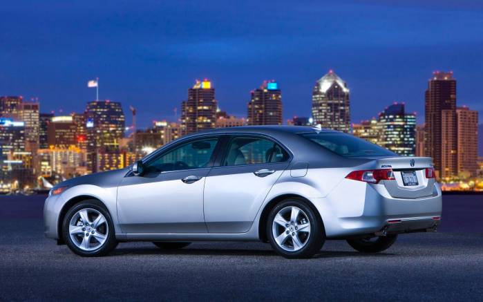 Широкоформатные обои Acura TSX 2009 на фоне города, Акура на фоне ночного города (Acura TSX 2009 )