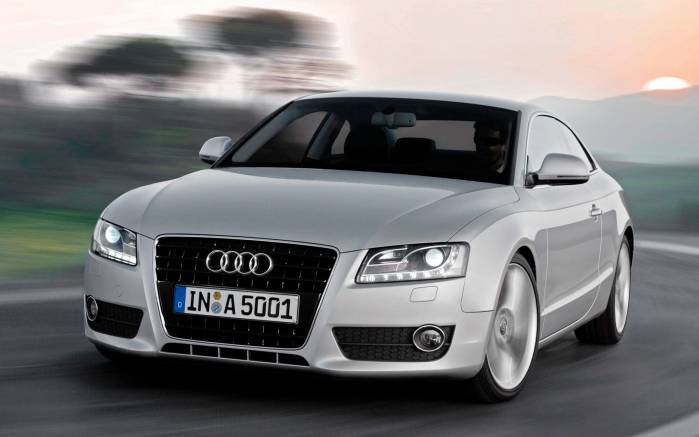 Широкоформатные обои На скорости Audi A5, Ауди А5 на скорости (Audi A5)
