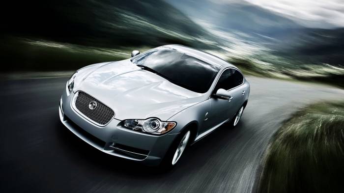 Широкоформатные обои Jaguar C XF в движении, Превосходный автомобиль