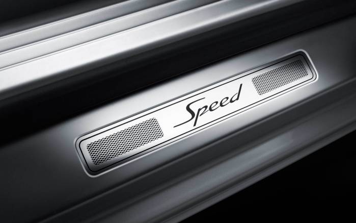 Широкоформатные обои Bentley Continental Flying Spur логотип, Логотип скорости Континенталь Флаин Спар (Bentley Continental Flying Spur)
