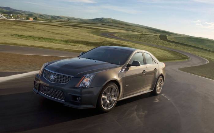 Широкоформатные обои В поле Cadillac CTS 2009, В поле Кадиллак (Cadillac CTS 2009)