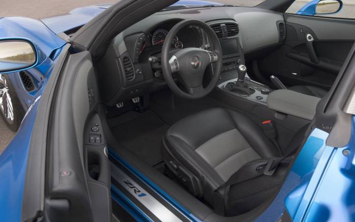 Широкоформатные обои Интерьер Chevrolet Corvette ZR1 2009, Интерьер Шевроле Корвет (Chevrolet Corvette ZR1 2009)