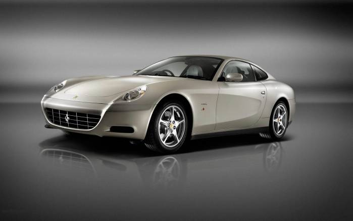 Широкоформатные обои Серебристый Ferrari 612 Scaglietti, Серебристый Феррари (Ferrari 612 Scaglietti)